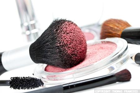 New functional mineral for colour cosmetics