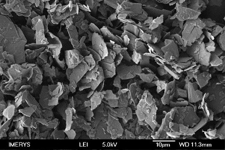 High cohesion and velvet touch in pressed powders