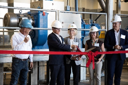 New natural oil extraction facility opens