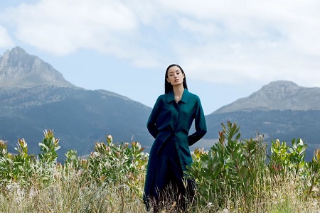 Pacifying and re-energising the skin and scalp