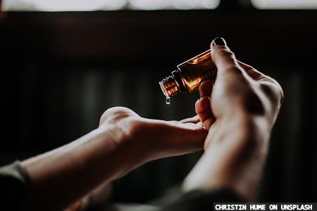 Fragrance trends to be explored online