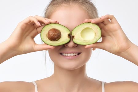 Avocado polyphenols for dark circles and eye bags