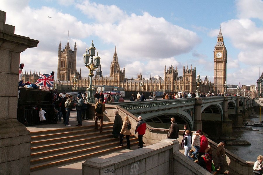 UK to make regulatory changes on deoxyarbutin, salicylic acid in cosmetics
