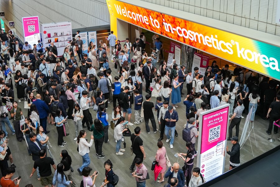 Record numbers ride Seoul train at in-cosmetics Korea